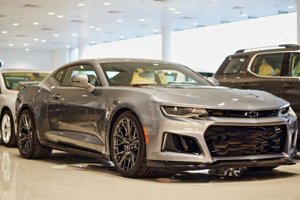 Homologación Individual: ¿Qué es y cuándo la necesitas para matricular un vehículo en España? 1 Chevrolet Camaro importado sometido a homologación individual en España